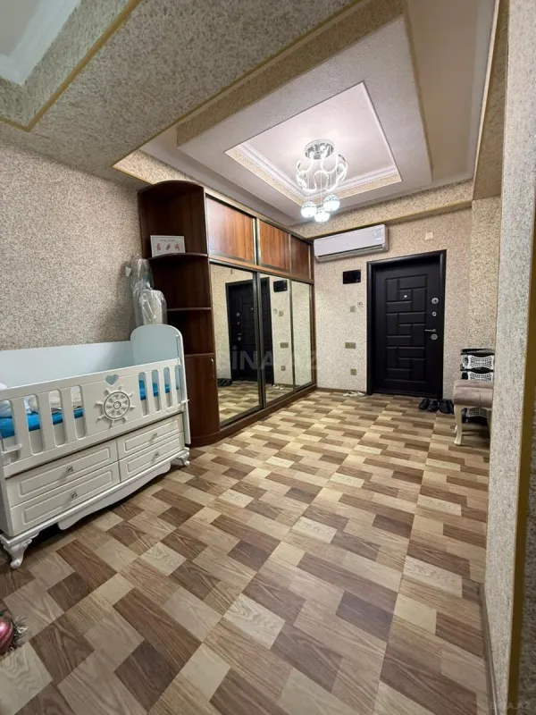 Satılır 2 otaqlı mənzil 90 m²