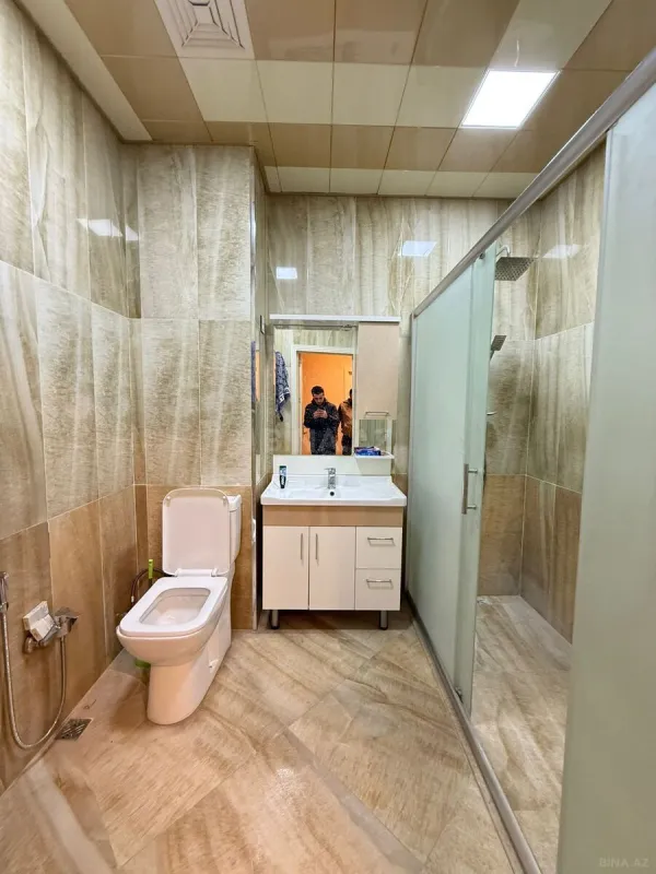Satılır 3 otaqlı mənzil 122 m²