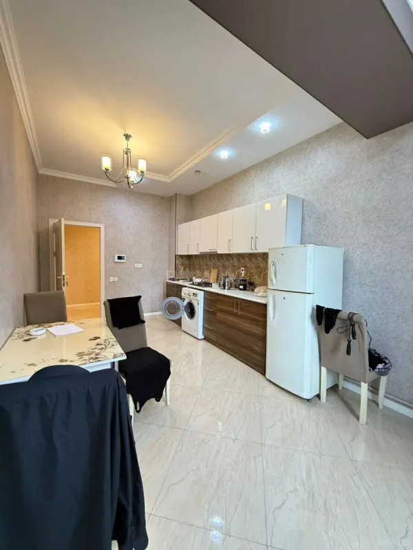 Satılır 3 otaqlı mənzil 122 m²
