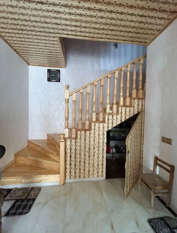 Satılır 6 otaqlı həyət evi 235 m²