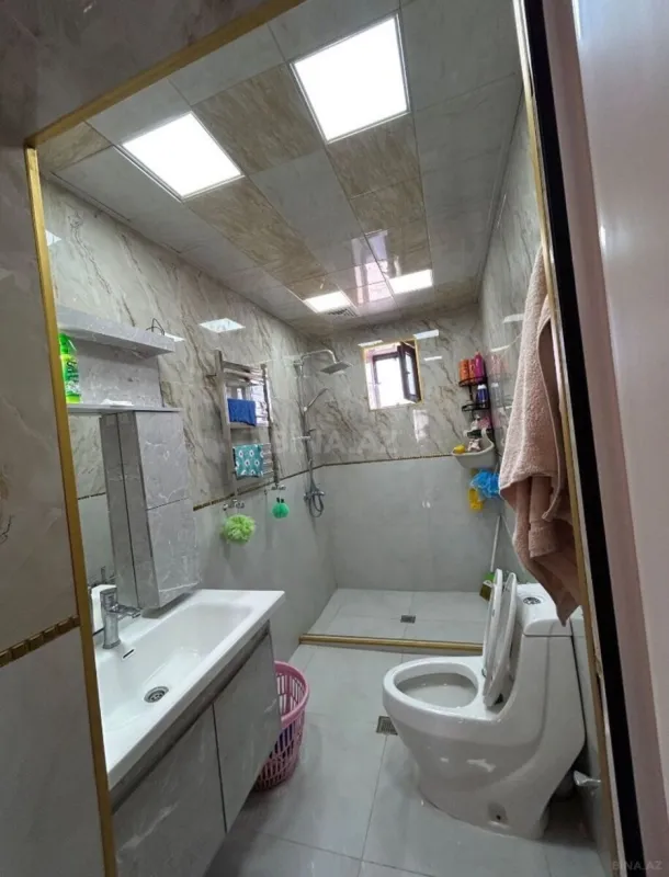 Satılır 6 otaqlı həyət evi 235 m²