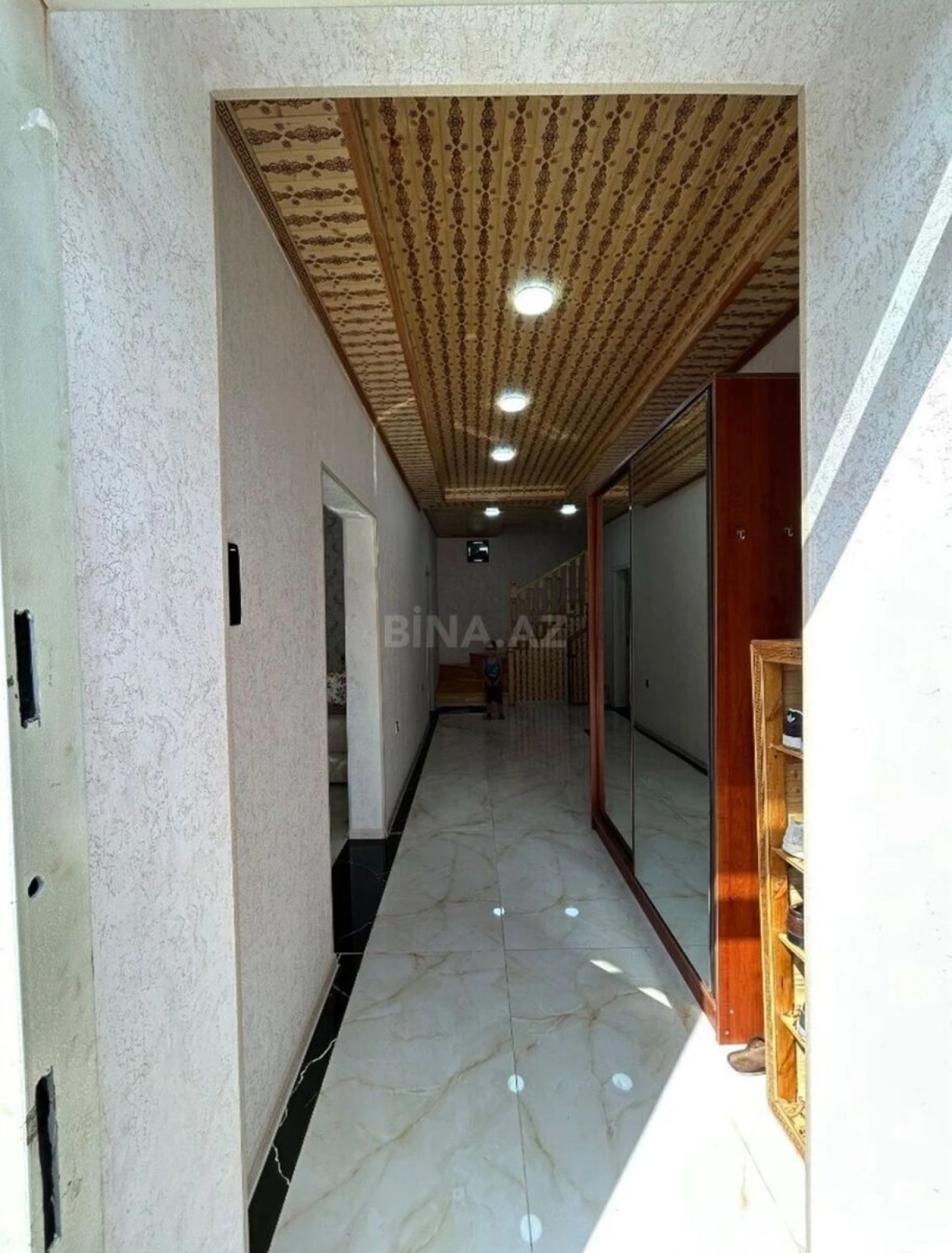 Satılır 6 otaqlı həyət evi 235 m²