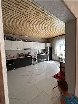 Satılır 6 otaqlı həyət evi 235 m²