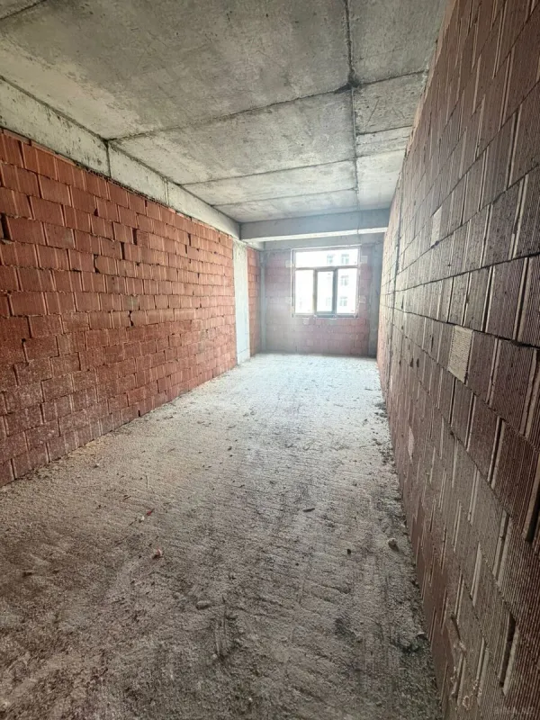 Satılır 3 otaqlı mənzil 173.8 m²