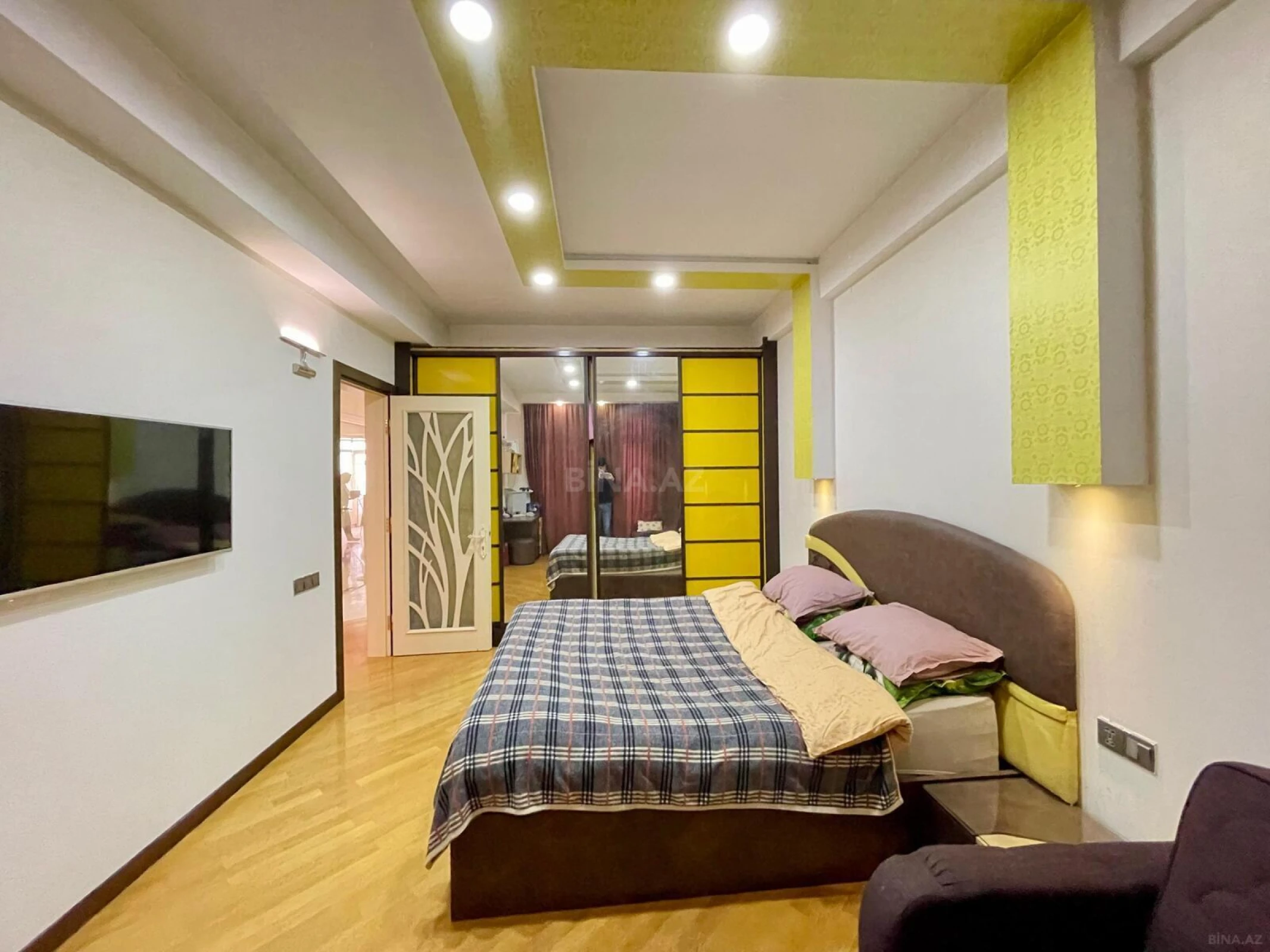 Satılır 3 otaqlı mənzil 135 m²
