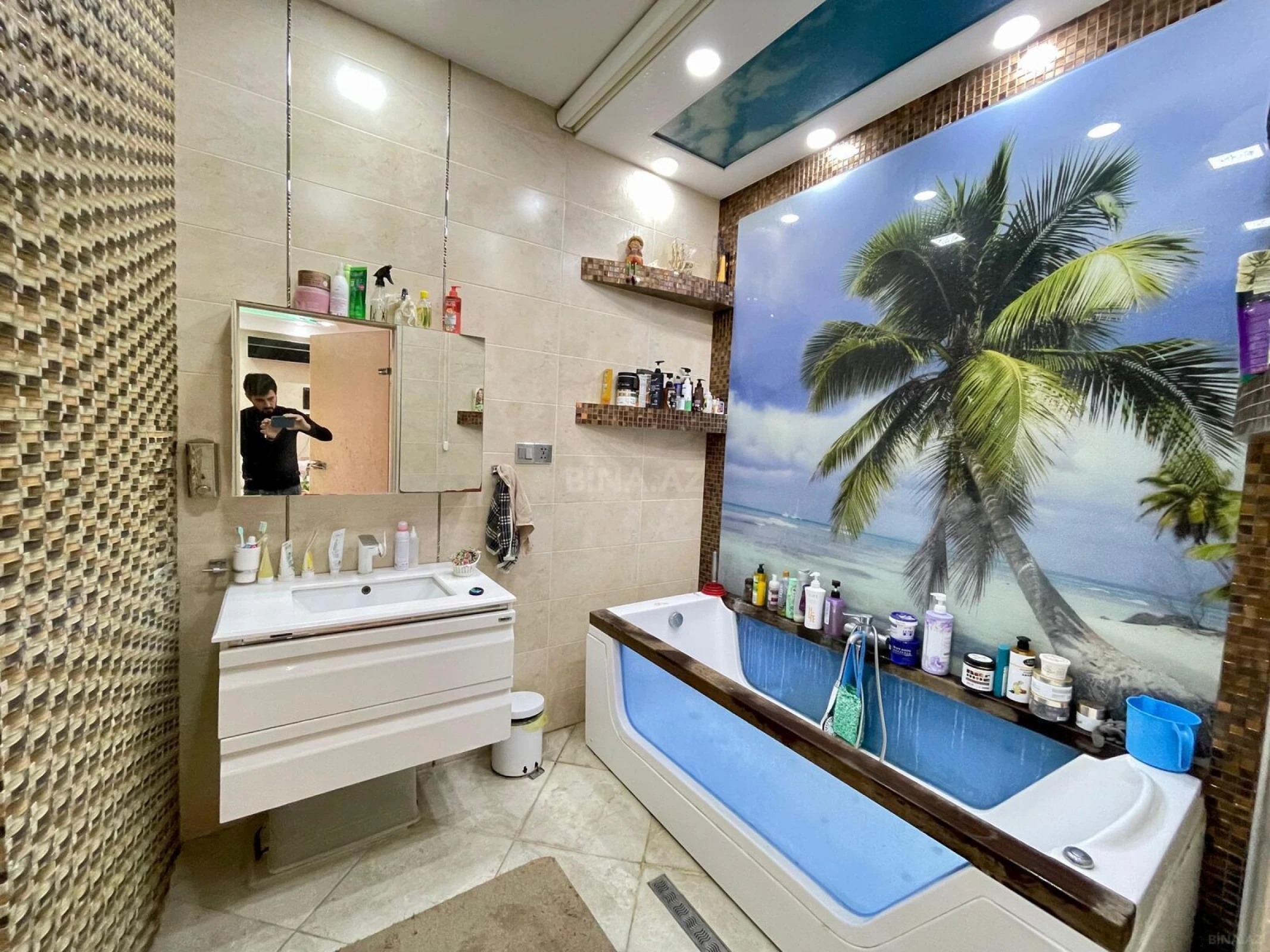 Satılır 3 otaqlı mənzil 135 m²