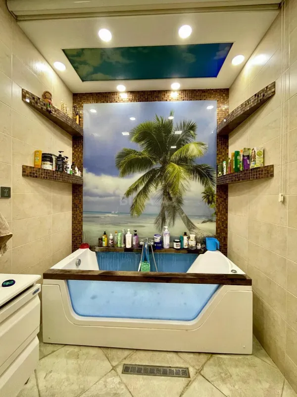 Satılır 3 otaqlı mənzil 135 m²