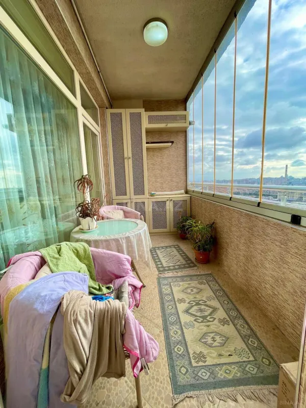 Satılır 3 otaqlı mənzil 135 m²