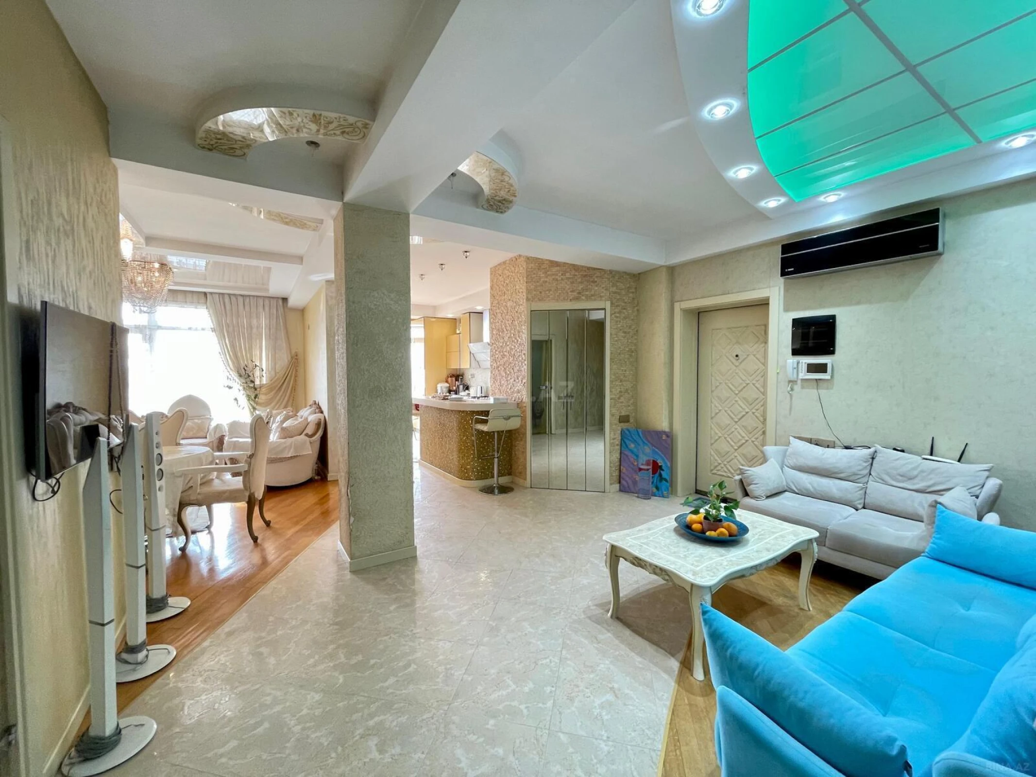 Satılır 3 otaqlı mənzil 135 m²