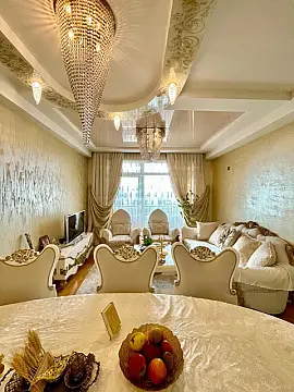 Satılır 3 otaqlı mənzil 135 m²