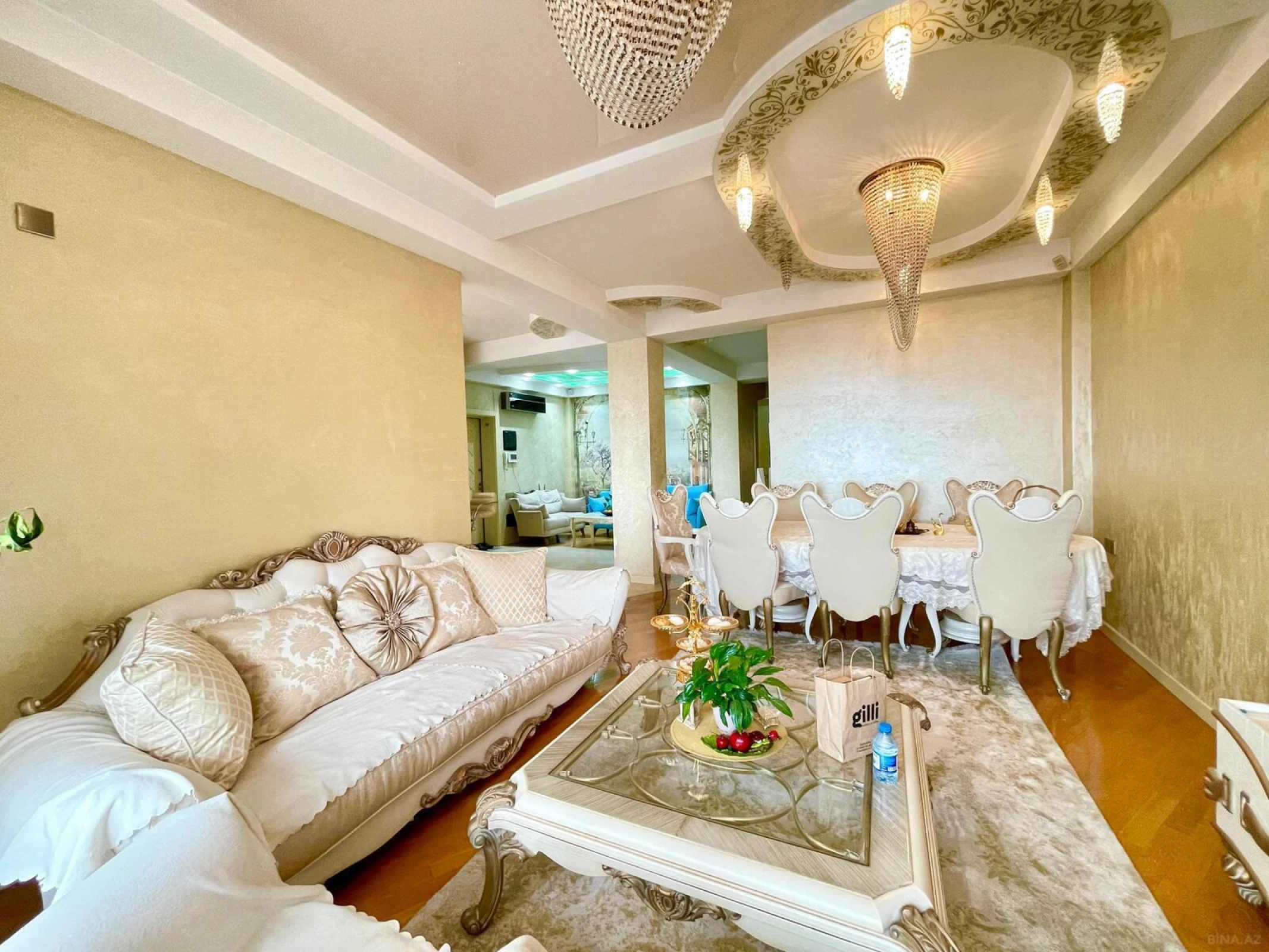 Satılır 3 otaqlı mənzil 135 m²