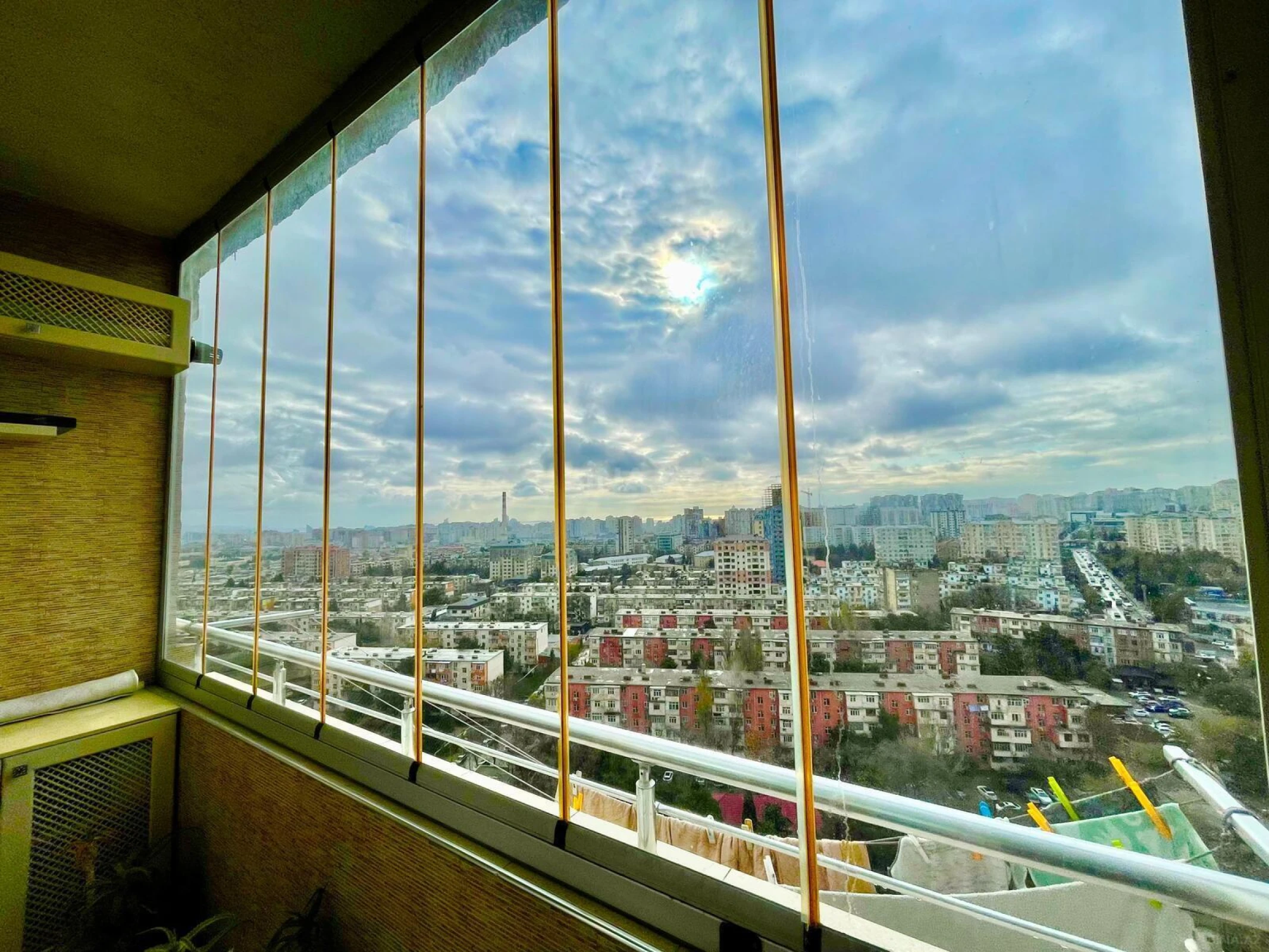 Satılır 3 otaqlı mənzil 135 m²