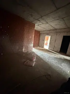 Satılır 4 otaqlı mənzil 236 m²