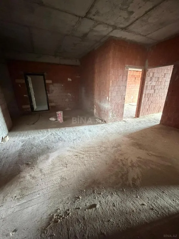 Satılır 4 otaqlı mənzil 236 m²