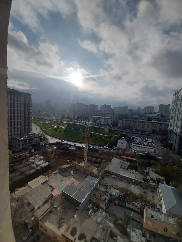 Satılır 3 otaqlı mənzil 129 m²