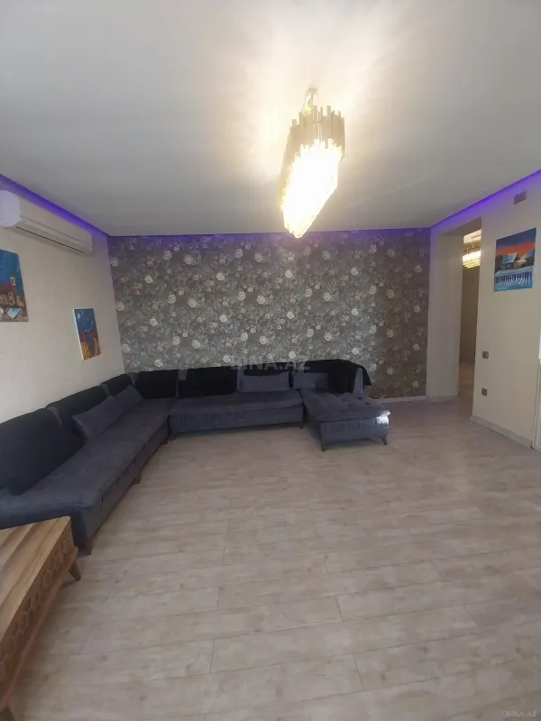 Satılır 3 otaqlı mənzil 129 m²