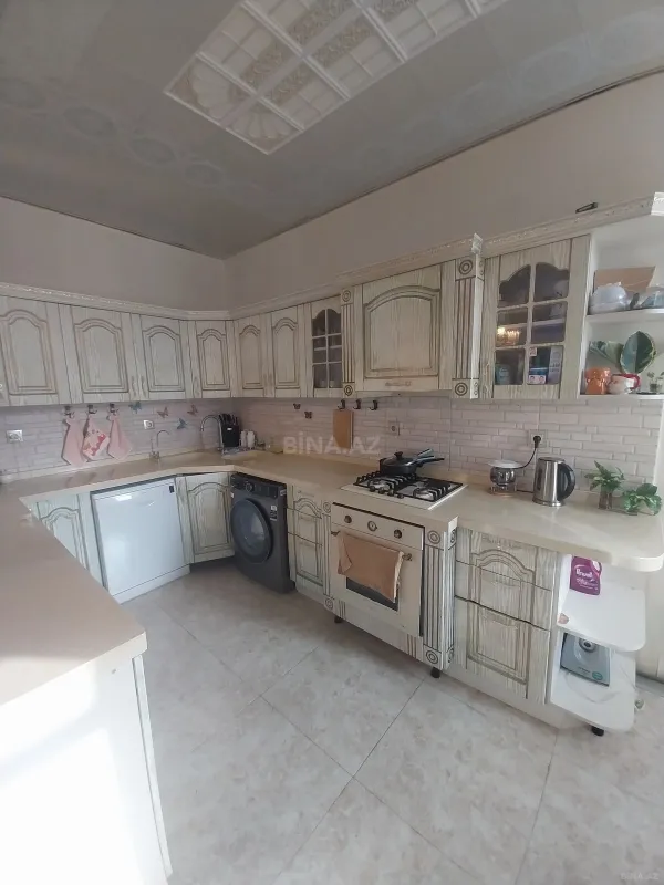 Satılır 3 otaqlı mənzil 129 m²