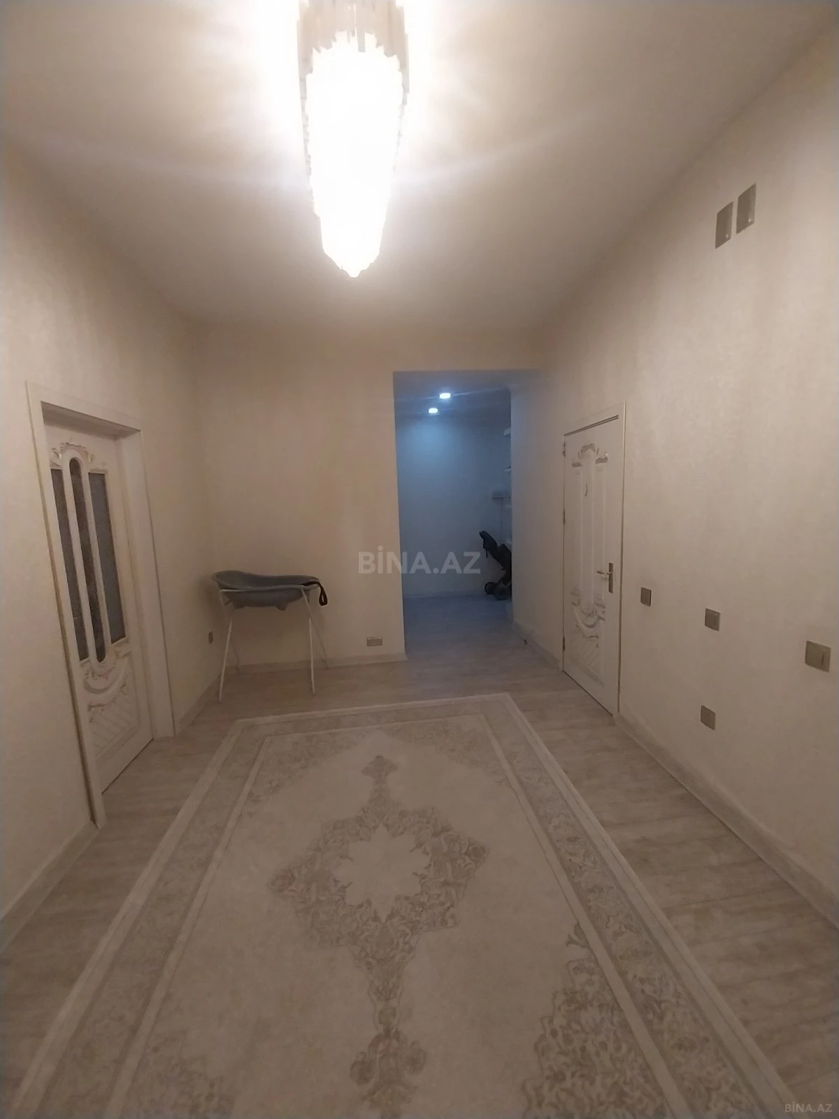 Satılır 3 otaqlı mənzil 129 m²
