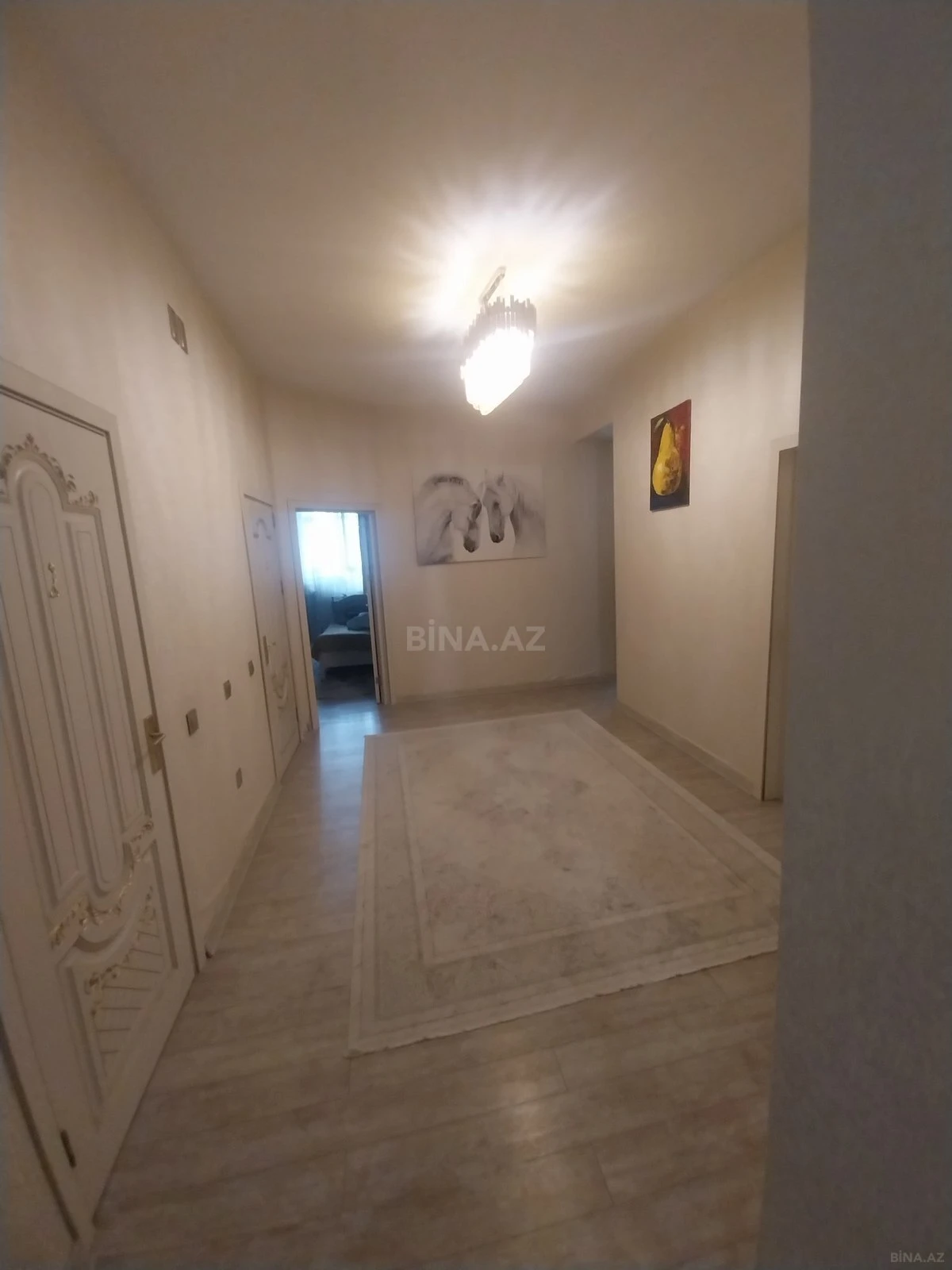 Satılır 3 otaqlı mənzil 129 m²