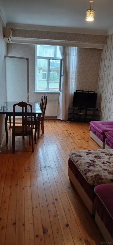 Kirayə verilir 2 otaqlı mənzil 60 m²