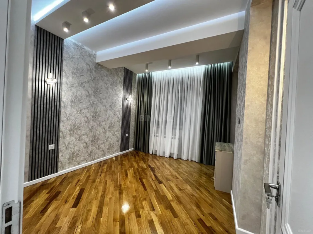 Satılır 3 otaqlı mənzil 125 m²