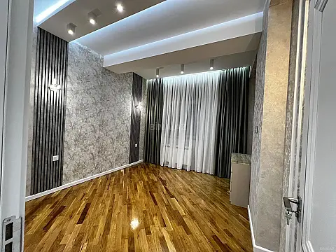 Satılır 3 otaqlı mənzil 125 m²