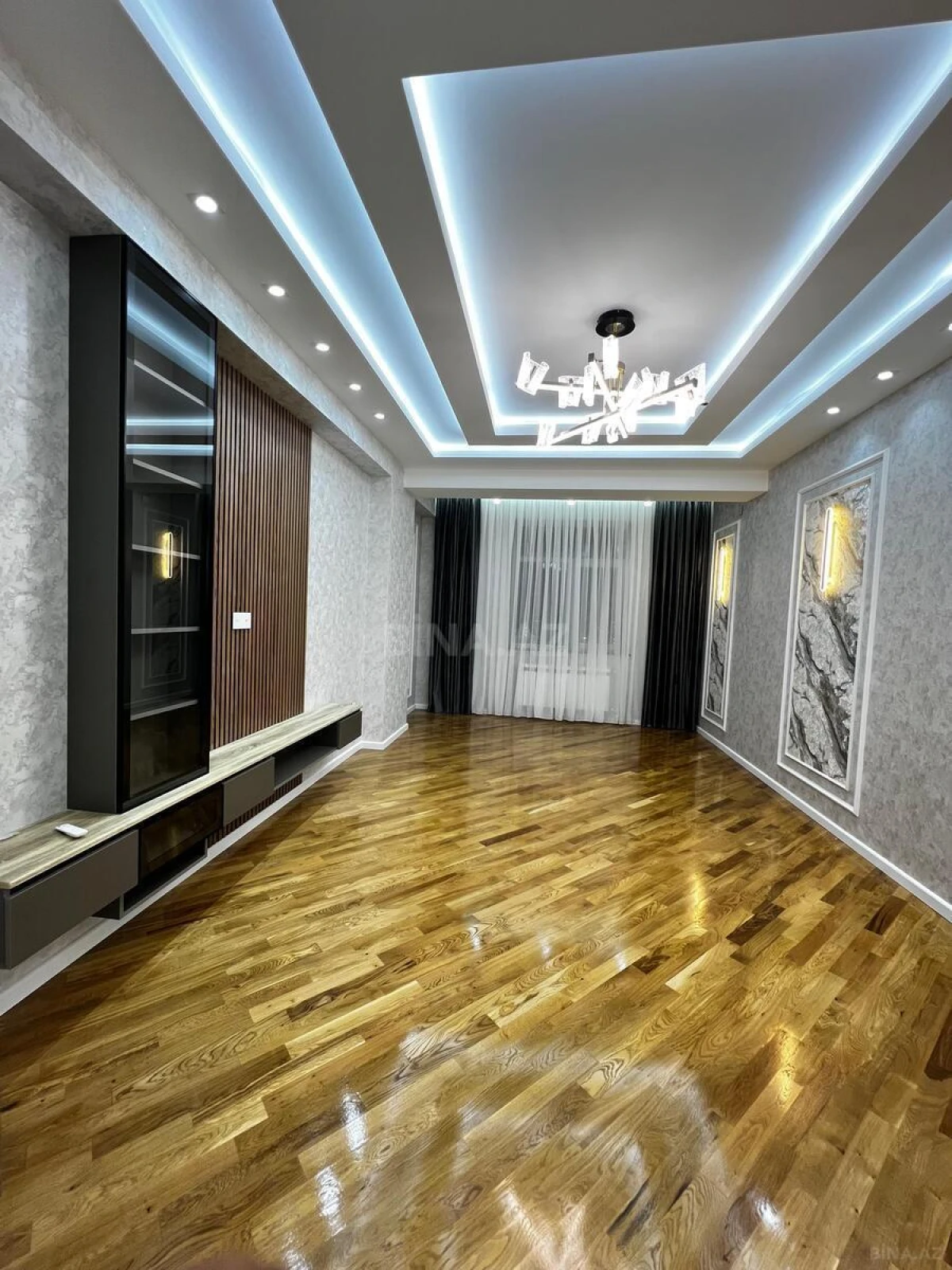 Satılır 3 otaqlı mənzil 125 m²