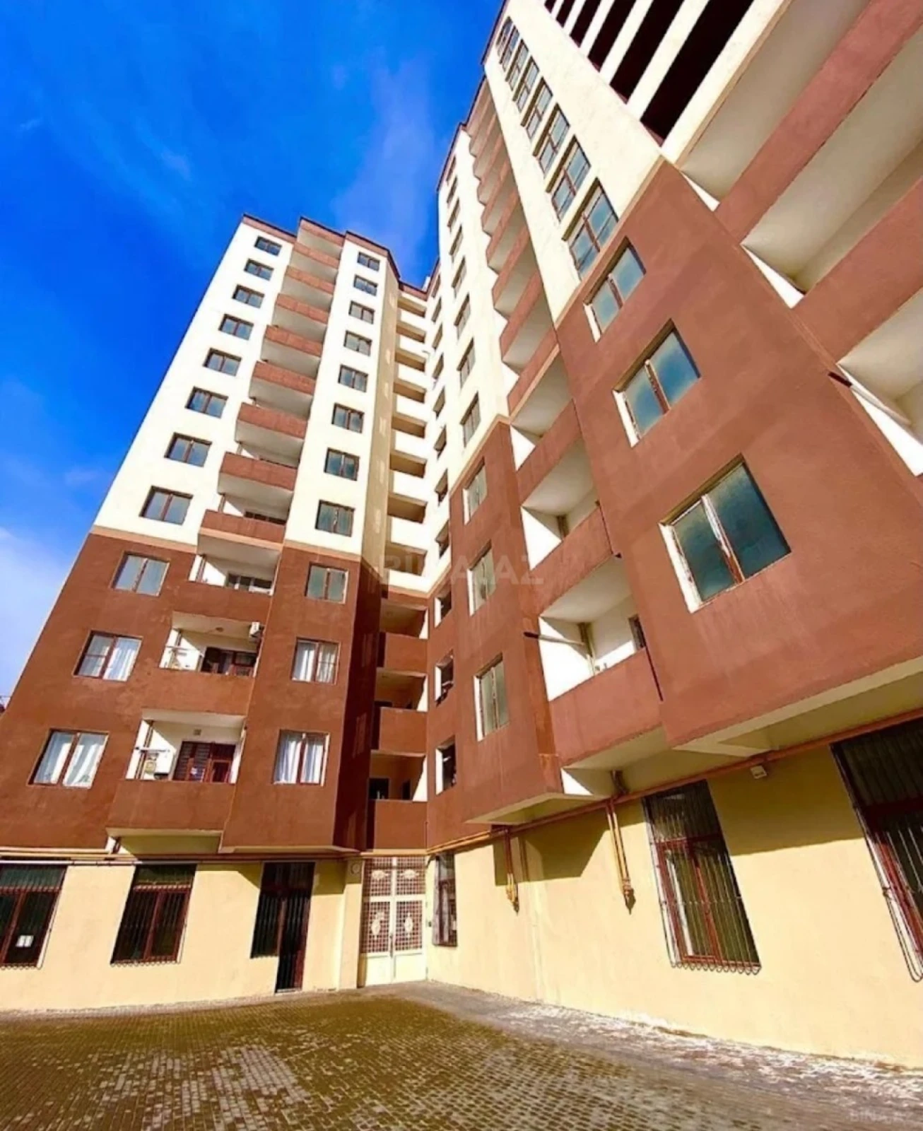 Satılır 3 otaqlı mənzil 106 m²