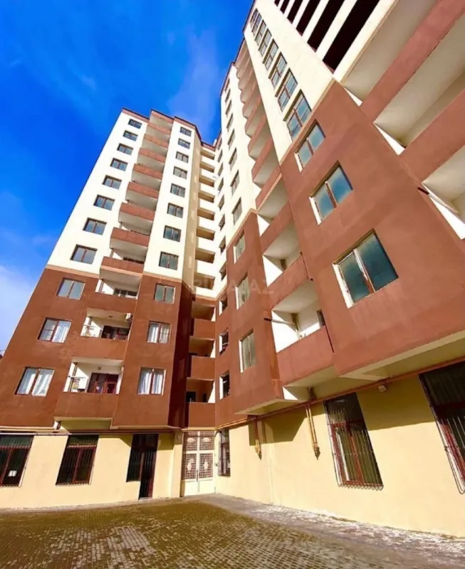 Satılır 3 otaqlı mənzil 106 m²