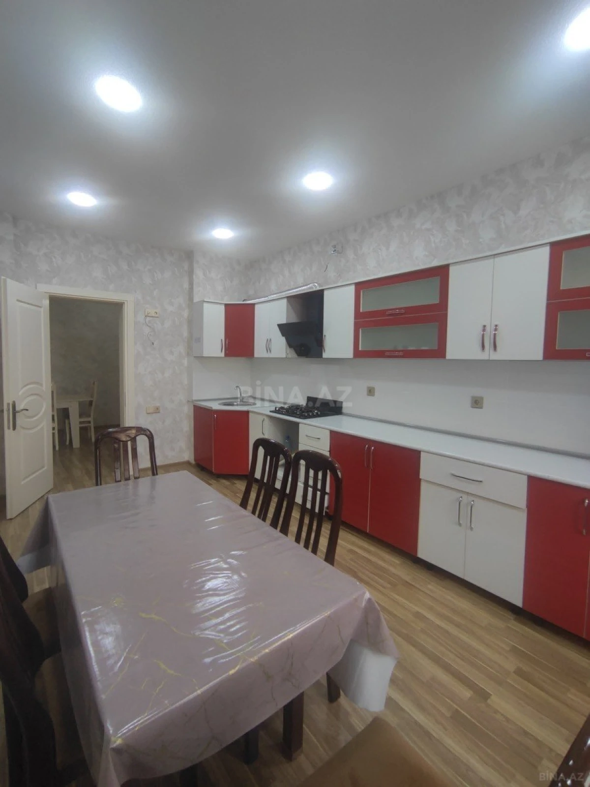 Satılır 3 otaqlı mənzil 106 m²