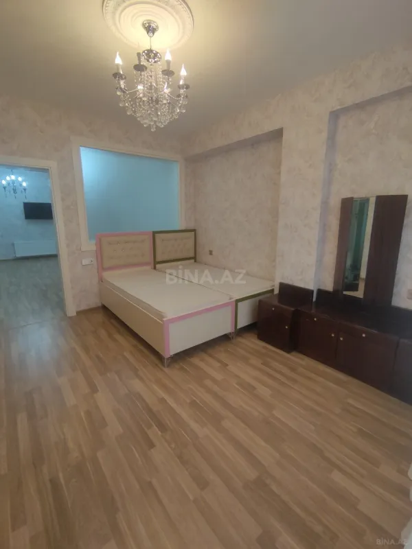 Satılır 3 otaqlı mənzil 106 m²