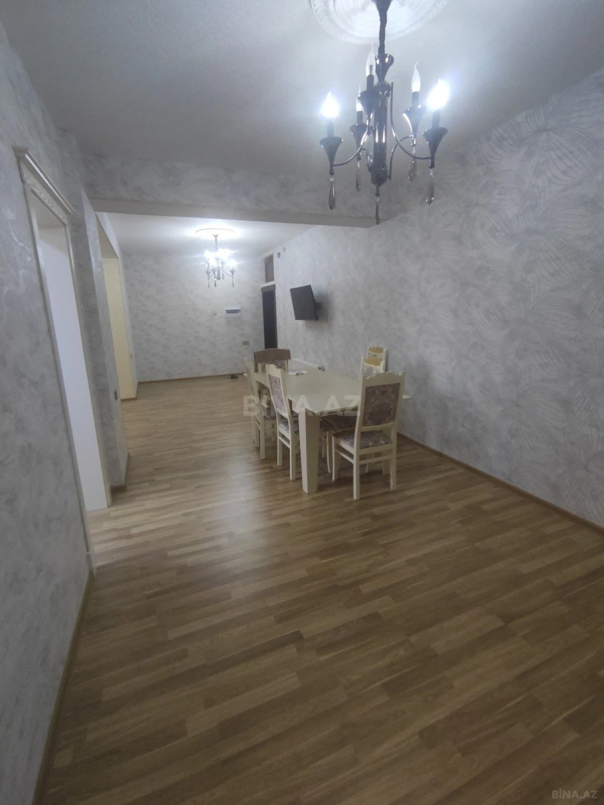 Satılır 3 otaqlı mənzil 106 m²