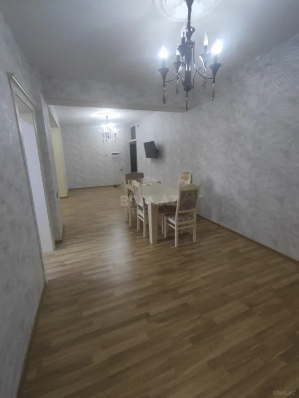 Satılır 3 otaqlı mənzil 106 m²