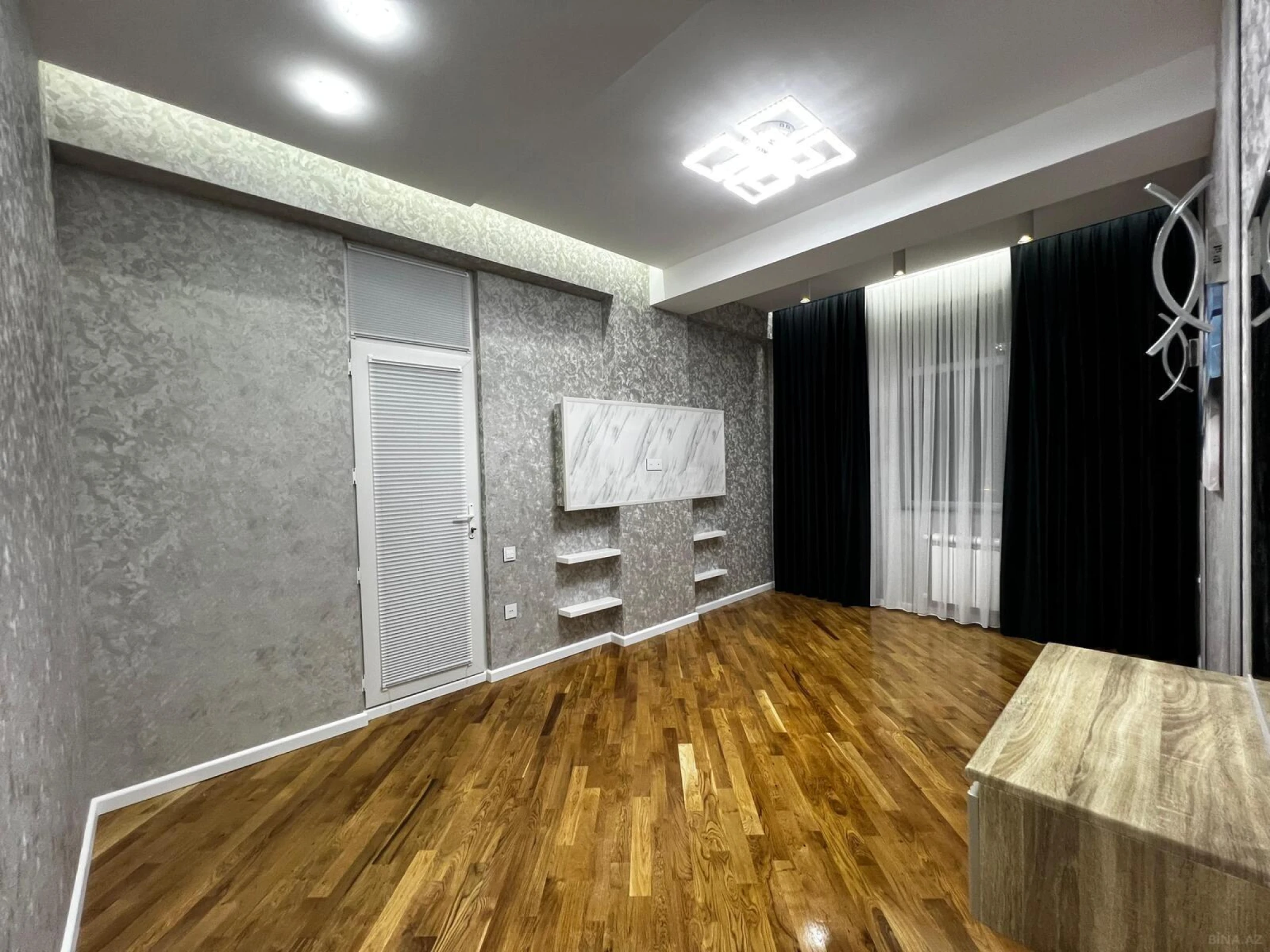 Satılır 3 otaqlı mənzil 120 m²