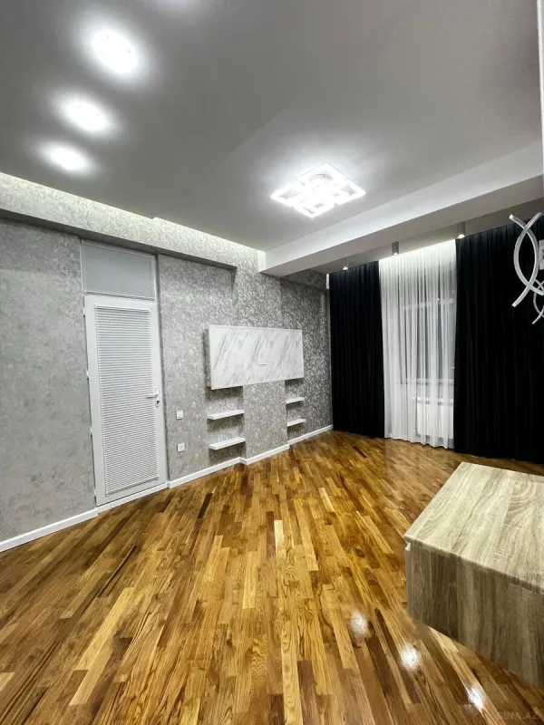 Satılır 3 otaqlı mənzil 120 m²
