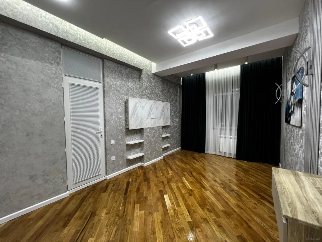 Satılır 3 otaqlı mənzil 120 m²