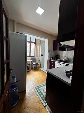 Satılır 5 otaqlı mənzil 130 m²