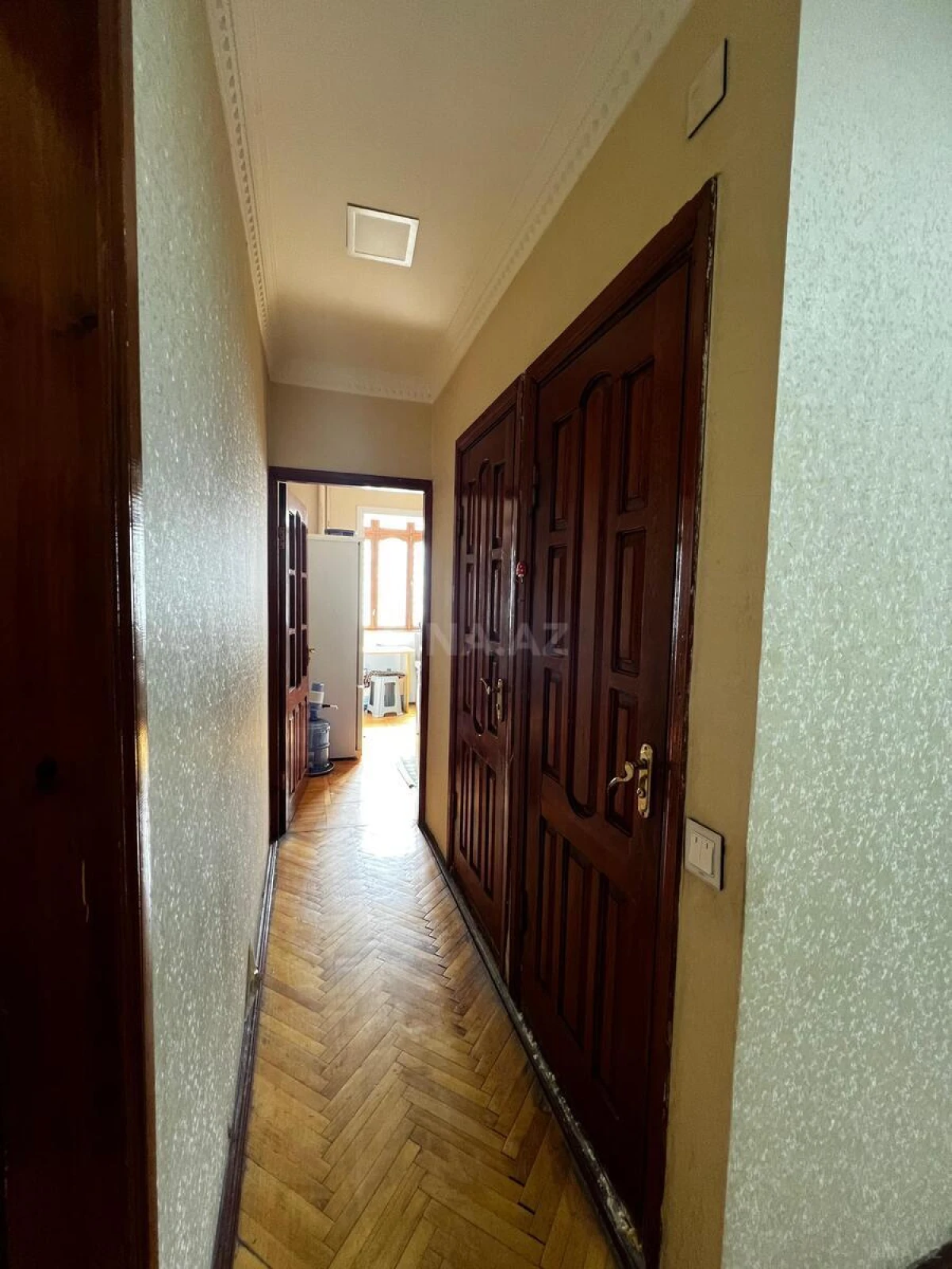 Satılır 5 otaqlı mənzil 130 m²