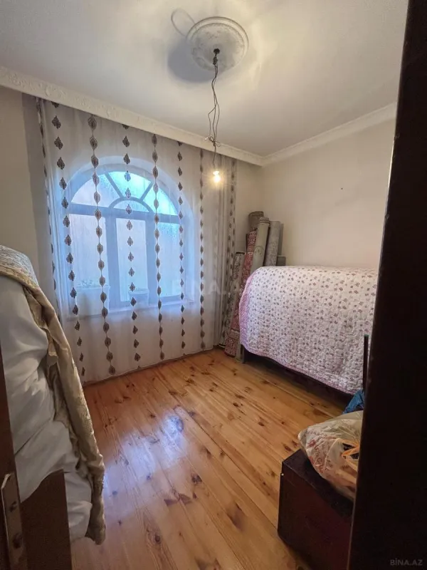 Satılır 6 otaqlı həyət evi 140 m²