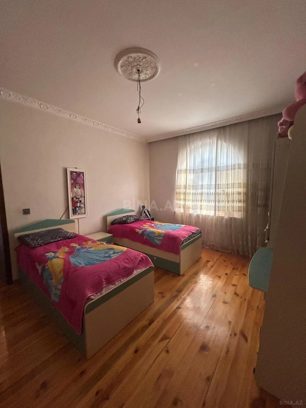Satılır 6 otaqlı həyət evi 140 m²