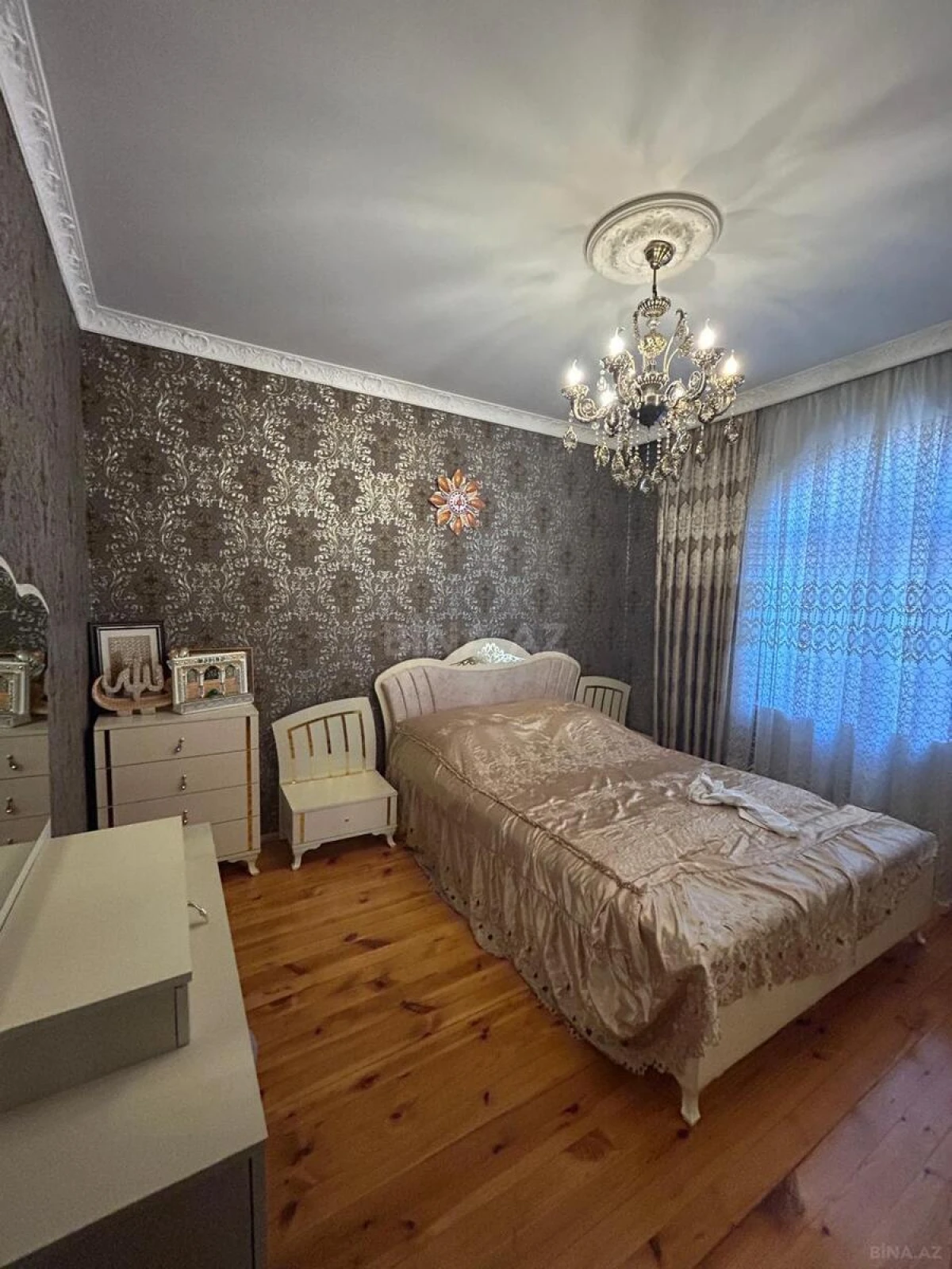 Satılır 6 otaqlı həyət evi 140 m²