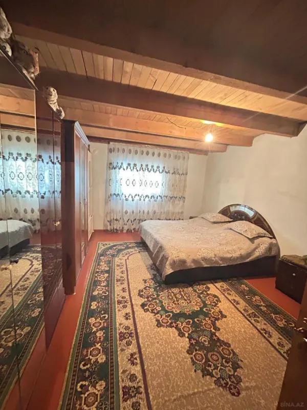 Satılır 6 otaqlı həyət evi 140 m²