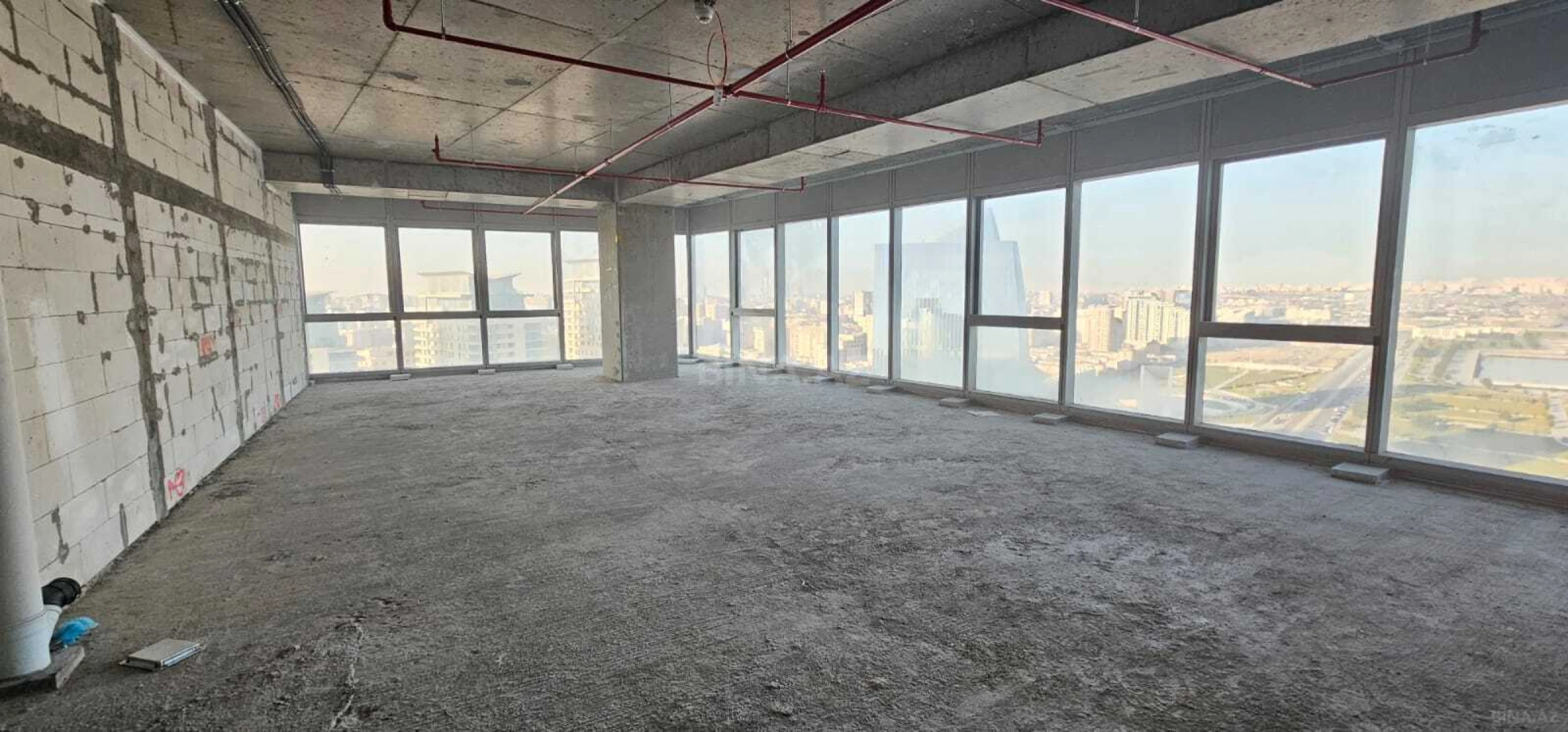 Satılır 3 otaqlı mənzil 139.7 m²