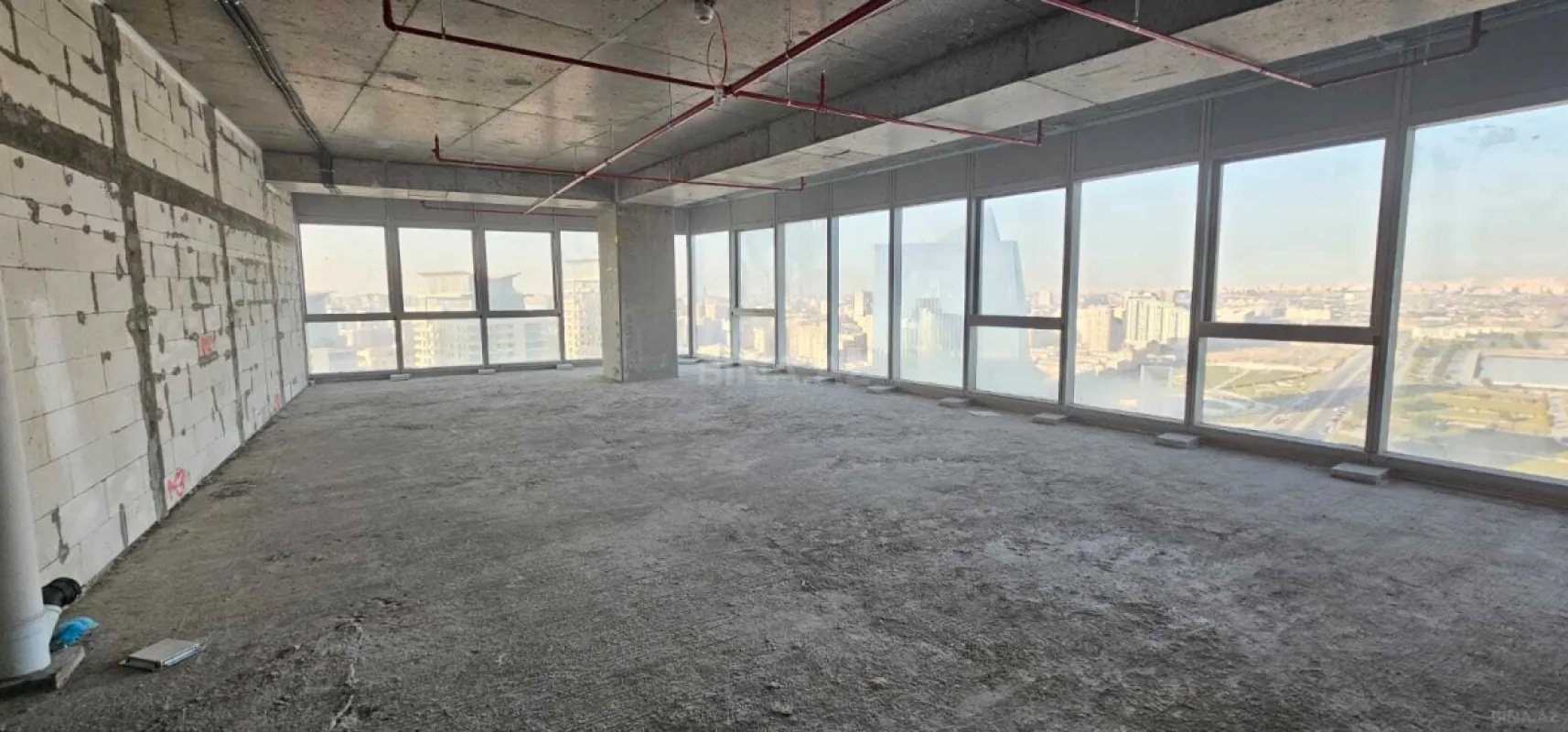 Satılır 3 otaqlı mənzil 139.7 m²