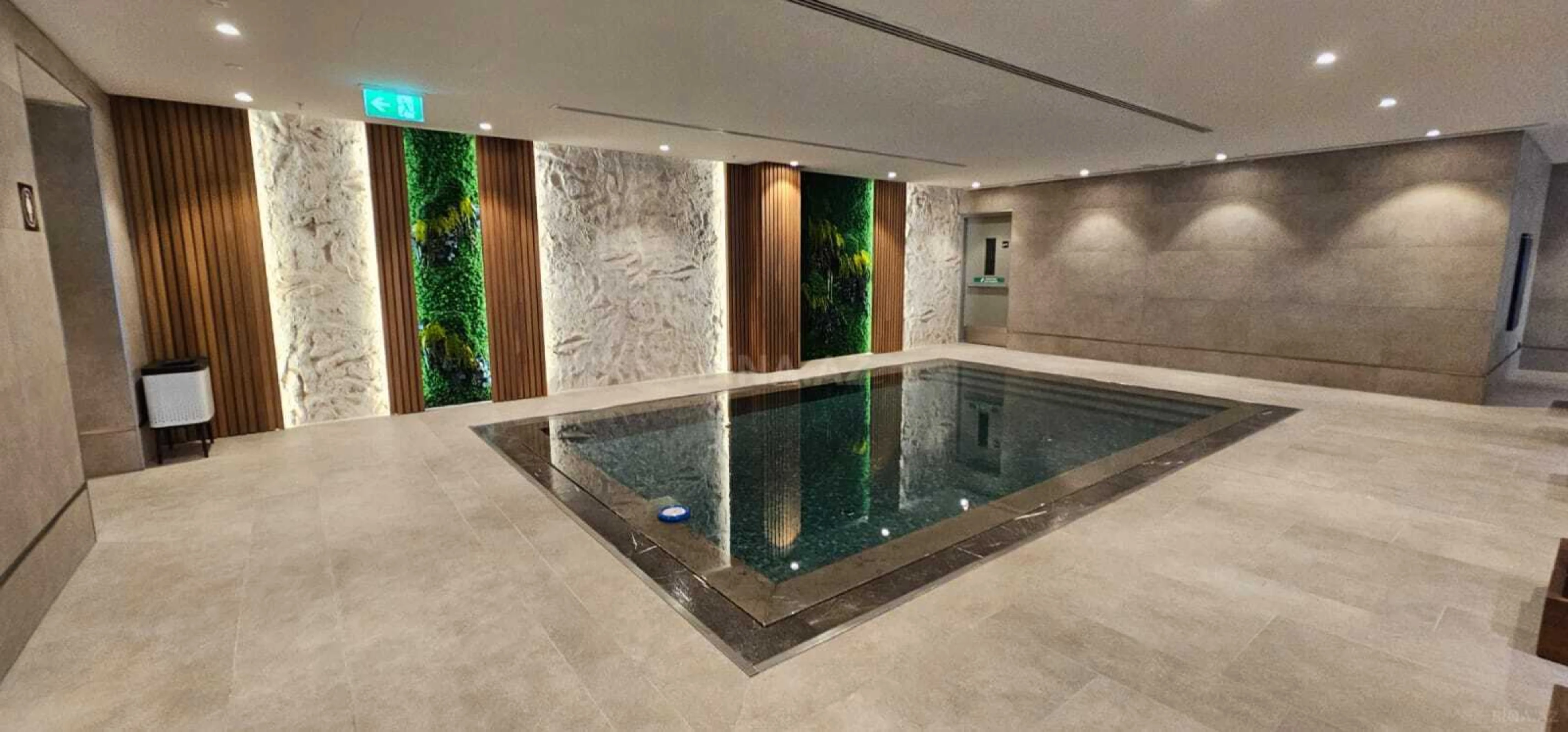 Satılır 3 otaqlı mənzil 139.7 m²