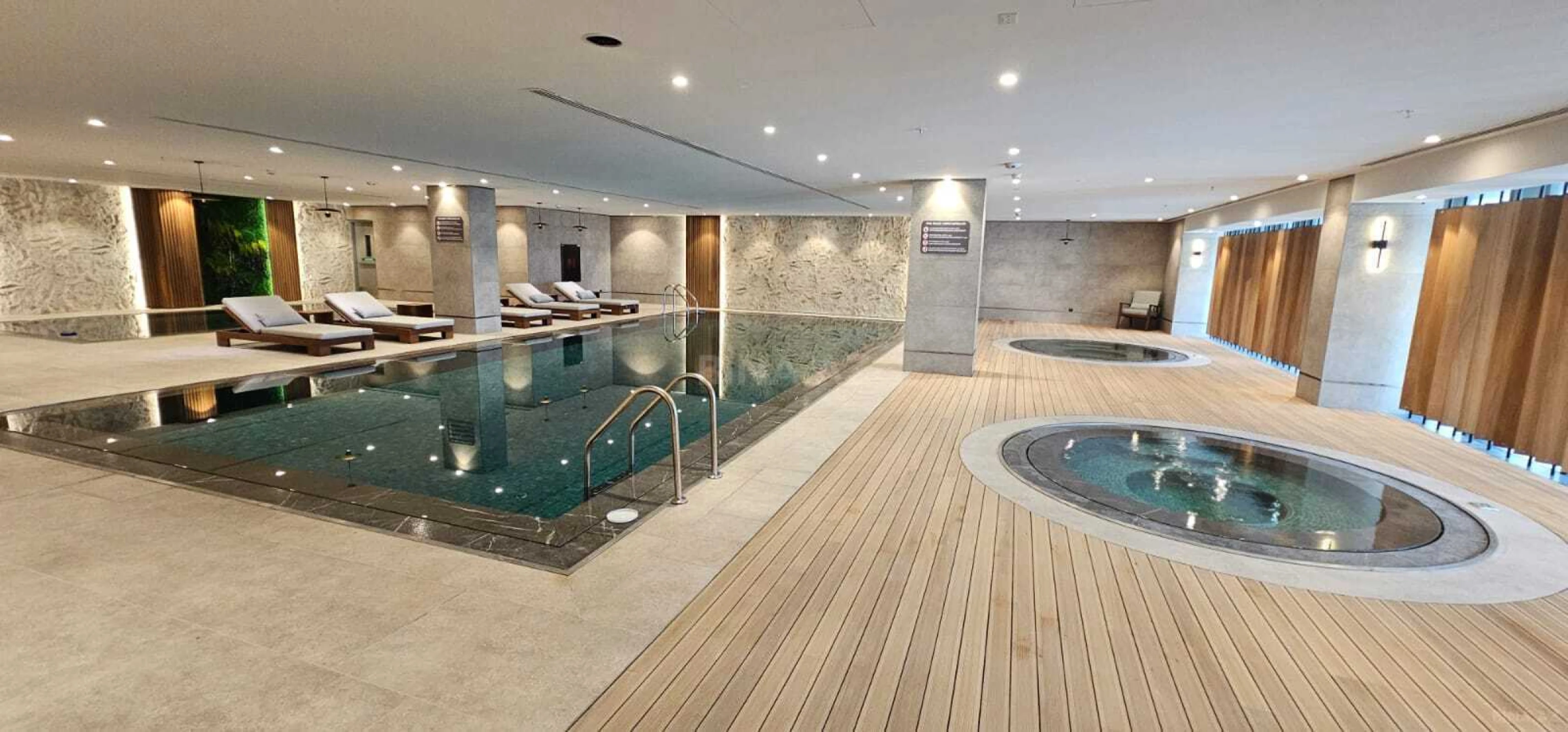 Satılır 3 otaqlı mənzil 139.7 m²