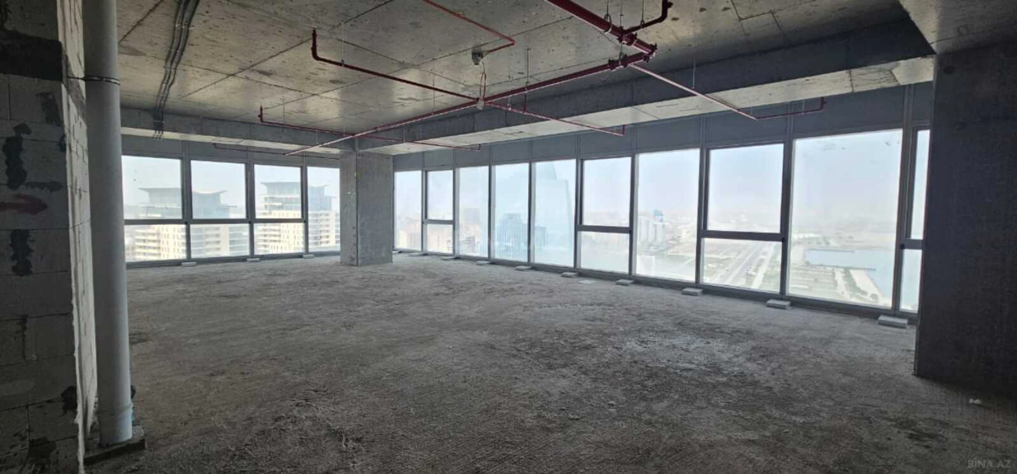 Satılır 3 otaqlı mənzil 139.7 m²