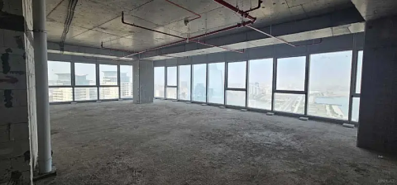 Satılır 3 otaqlı mənzil 139.7 m²