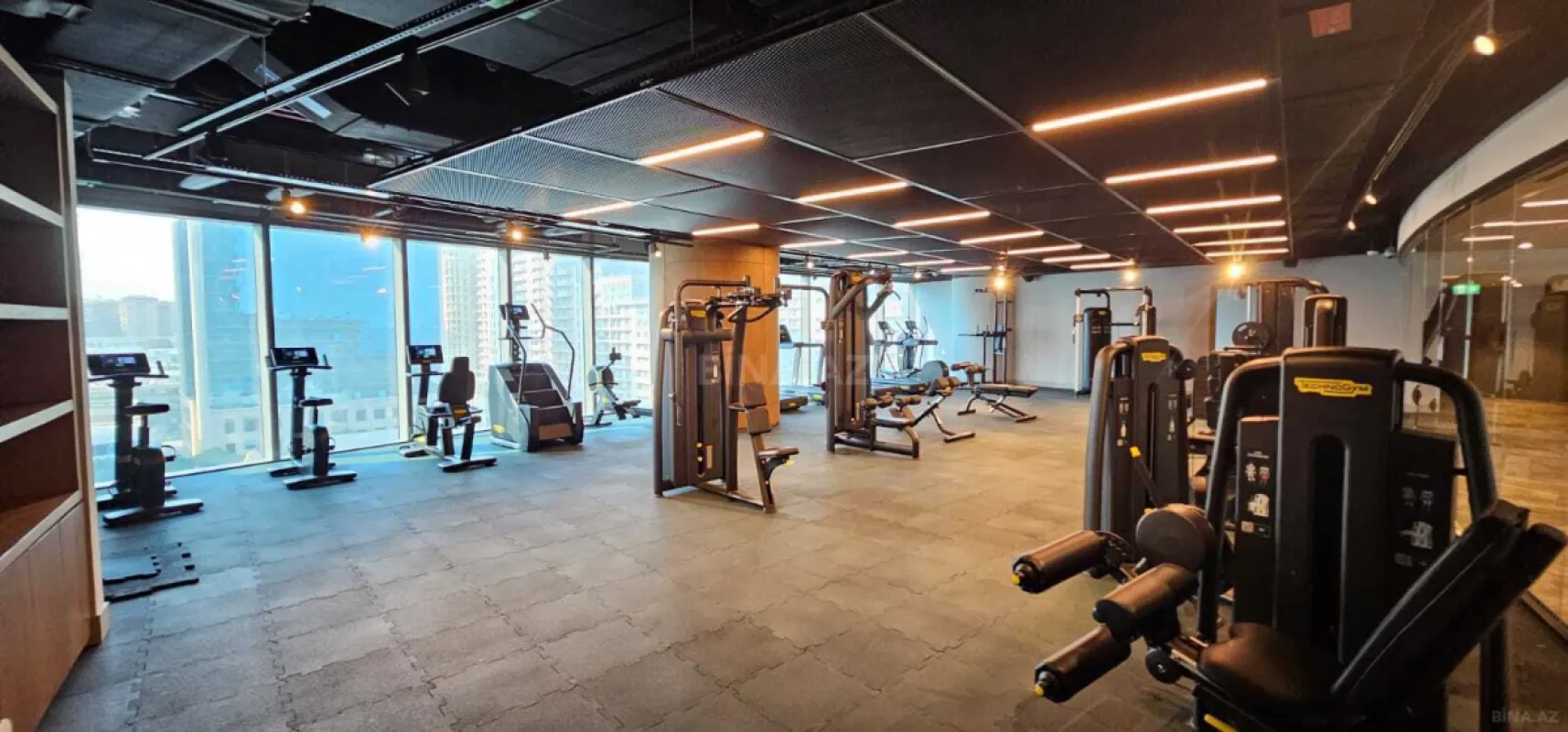 Satılır 3 otaqlı mənzil 139.7 m²