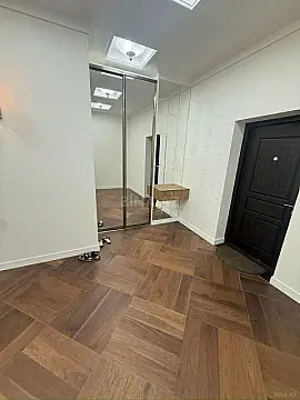 Satılır 3 otaqlı mənzil 145 m²